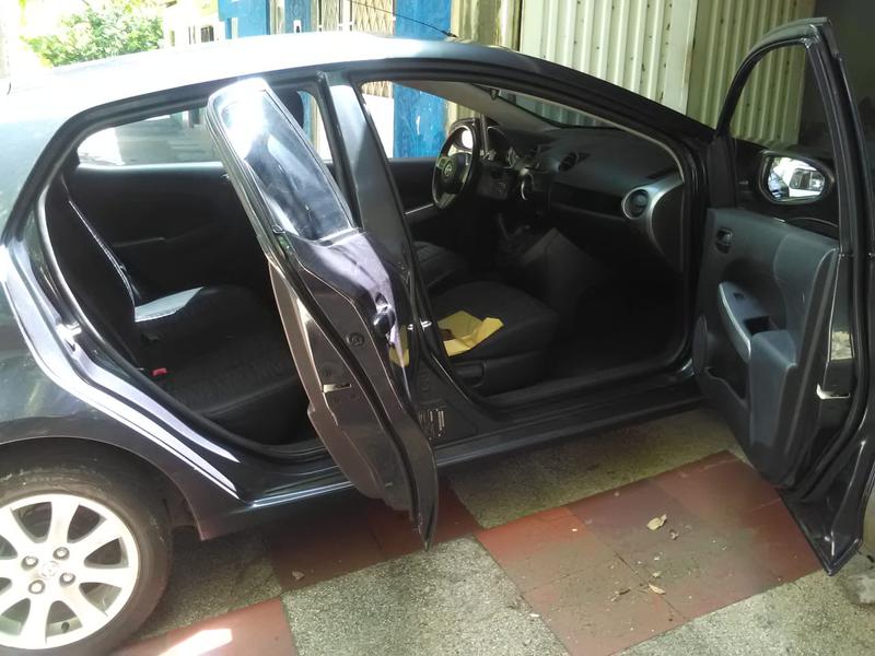 Mazda 2 • 2009 • 83,000 km 4