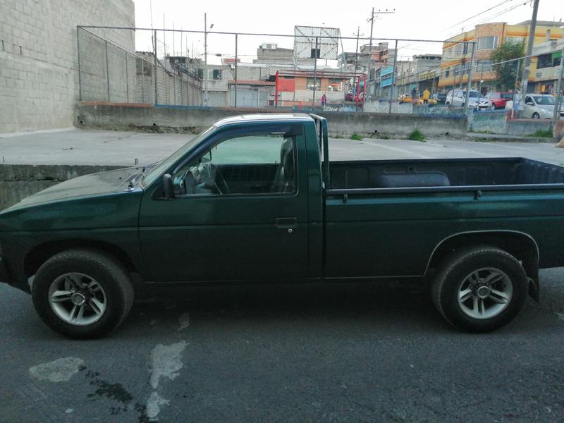 Nissan Pickup • 2007 • 180,000 km 3