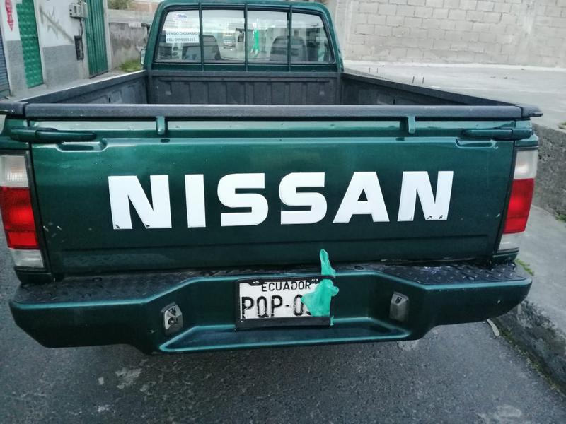 Nissan Pickup • 2007 • 180,000 km 2