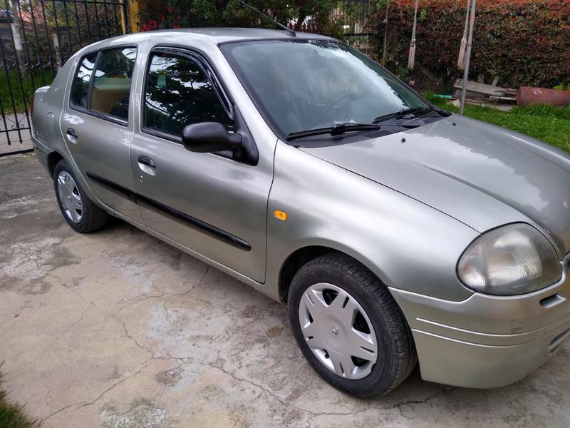 Renault Symbol • 2002 • 162,000 km 2