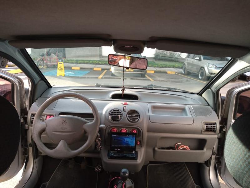 Renault Twingo • 2013 • 75,000 km 4