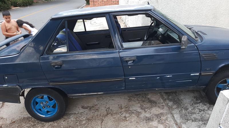 Renault 10 • 1995 • 123,456 km 5