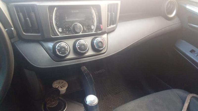 Toyota RAV4 • 2013 • 141,000 km 2