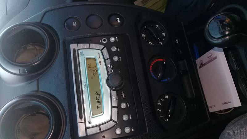 Ford Fiesta • 2009 • 290,000 km 4