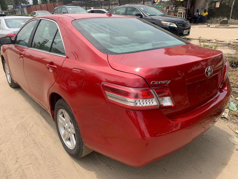 Toyota Camry • 2011 • 84,700 km 4