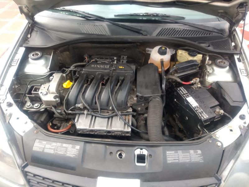 Renault Symbol • 2005 • 160,000 km 5