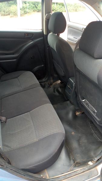 Toyota Matrix • 2004 • 200,000 km 2