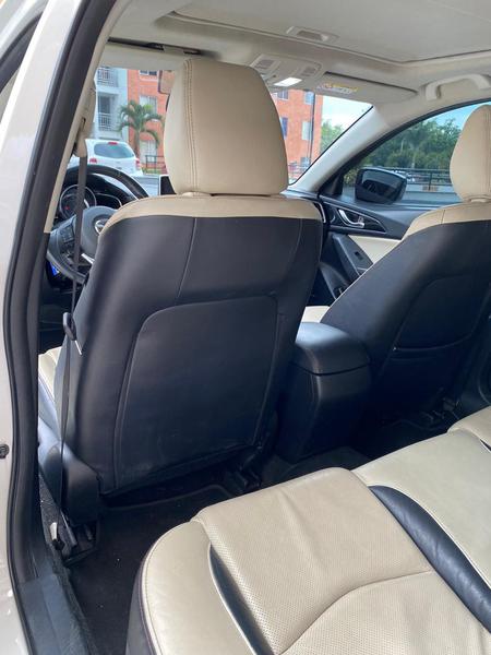 Mazda 3 • 2017 • 70,000 km 5