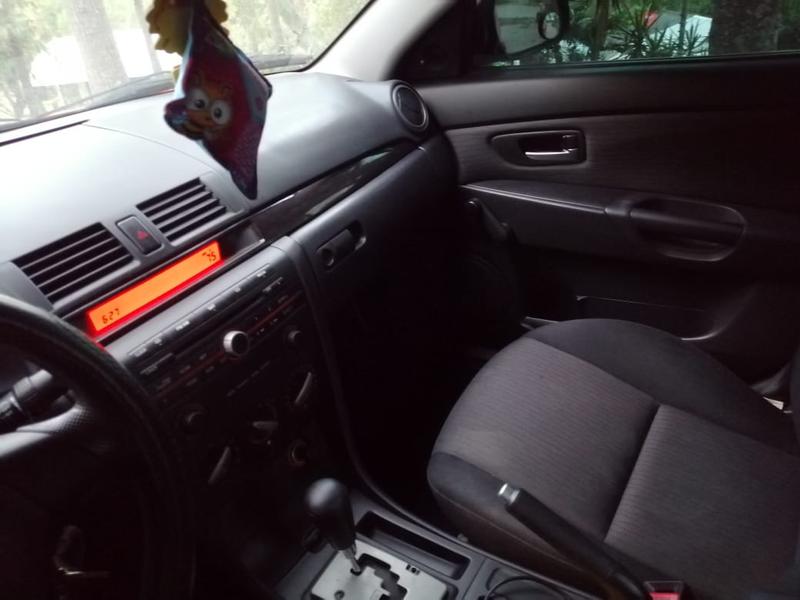 Mazda 3 • 2008 • 155,000 km 2