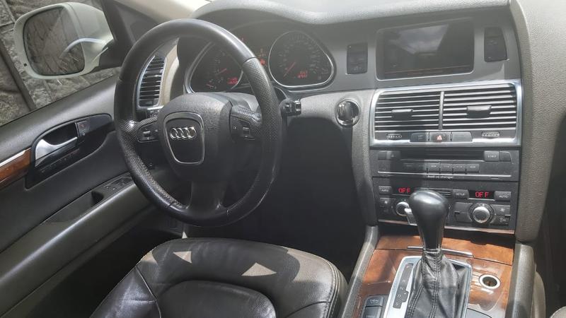 Audi Q7 • 2007 • 187,652 km 2