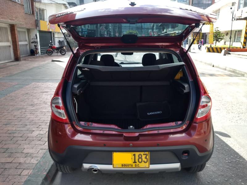 Renault 12 • 2012 • 59,800 km 13