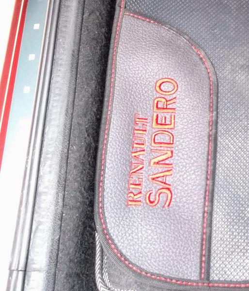 Renault 12 • 2012 • 59,800 km 14