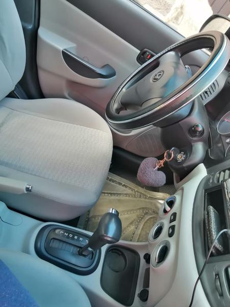 Dodge Attitude • 2011 • 170,000 km 14