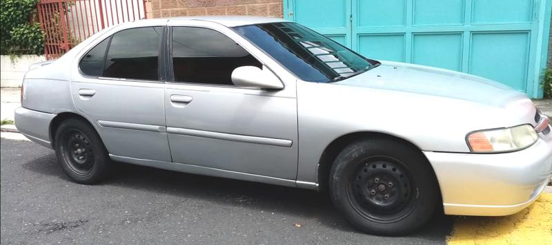 Nissan Altima • 2001 • 16,000 km 5