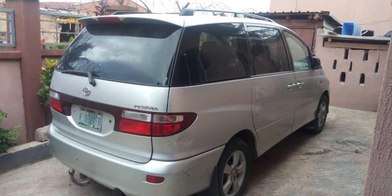 Toyota  • 2003 • 1,759 km 3