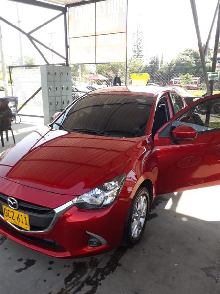 Mazda 2 • 2020 • 9,400 km 2