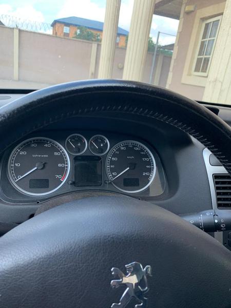 Peugeot 307 • 2006 • 139,024 km 2