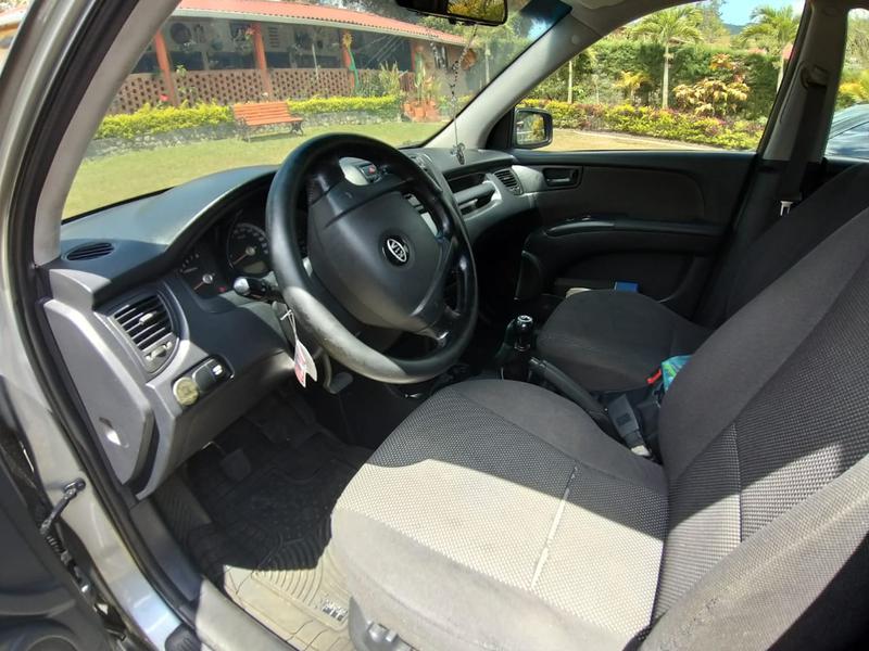 Kia Sportage • 2008 • 218,000 km 8