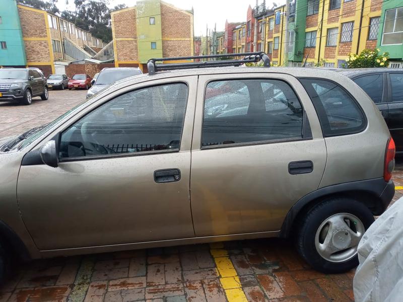 Chevrolet Corsa • 2004 • 1,234,567 km 3