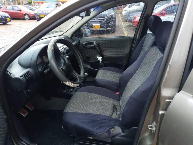 Chevrolet Corsa • 2004 • 1,234,567 km 7