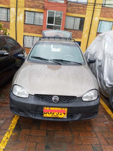 Chevrolet Corsa • 2004 • 1,234,567 km 2