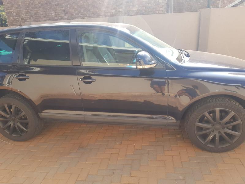 Volkswagen Touareg • 2008 • 187,369 km 3