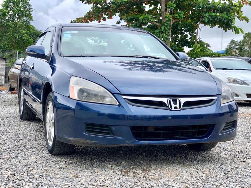 Honda Accord • 2006 • 100,000 km 1