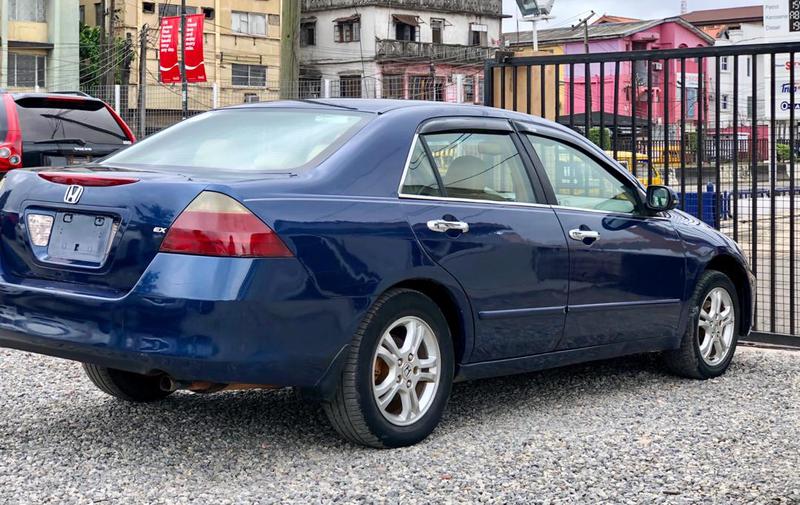 Honda Accord • 2006 • 100,000 km 2
