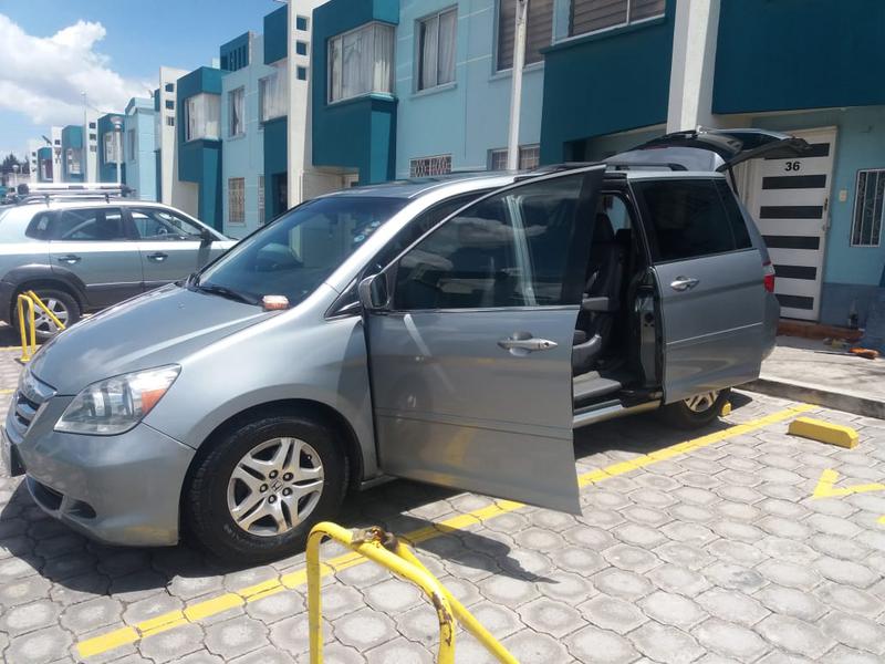 Honda Pilot • 2005 • 277,000 km 2