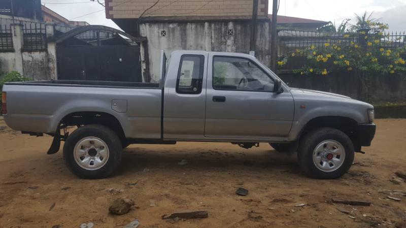 Toyota  • 1994 • 386,140 km 3