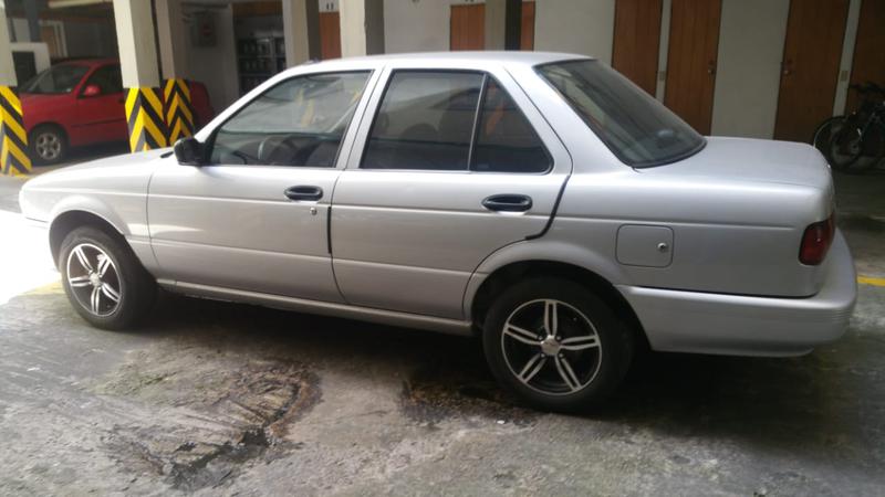 Nissan Sentra • 2012 • 57,000 km 2