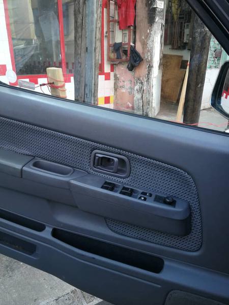 Nissan Navara • 2004 • 309,000 km 7