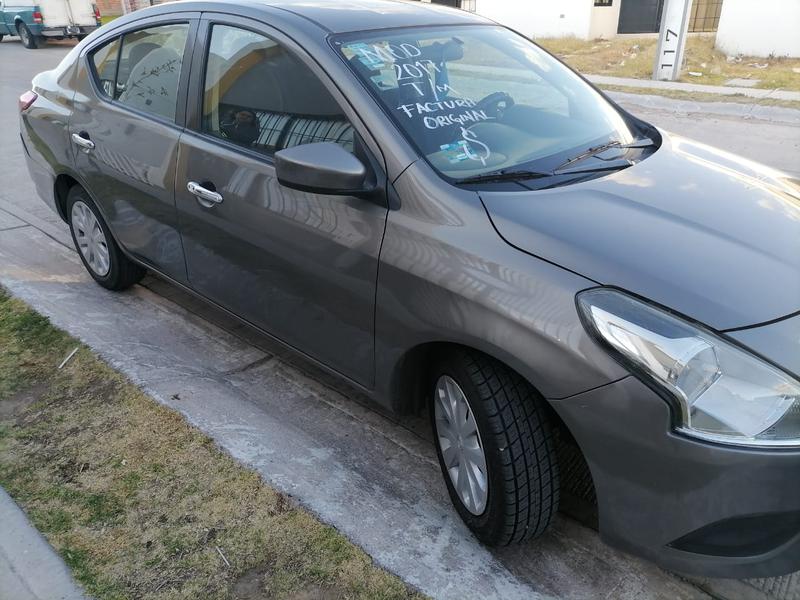 Nissan Versa sense • 2017 • 84,500 km 3