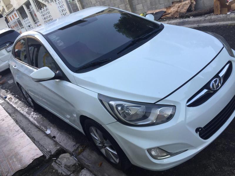 Hyundai Accent • 2014 • 140,000 km 5