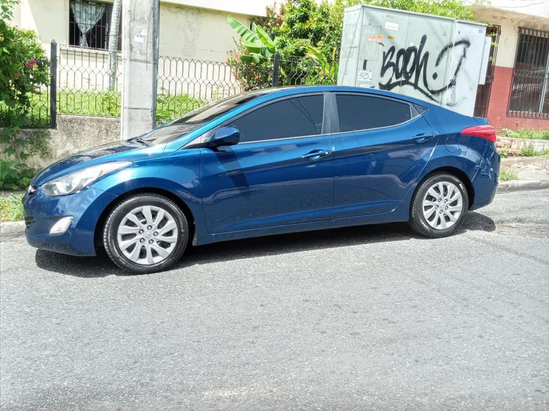 Hyundai Elantra • 2013 • 150,000 km 1