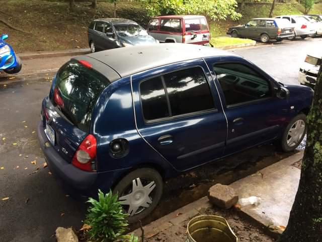 Renault Clio • 2006 • 1,600 km 2