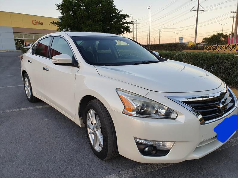 Nissan Altima • 2015 • 90,000 km 3