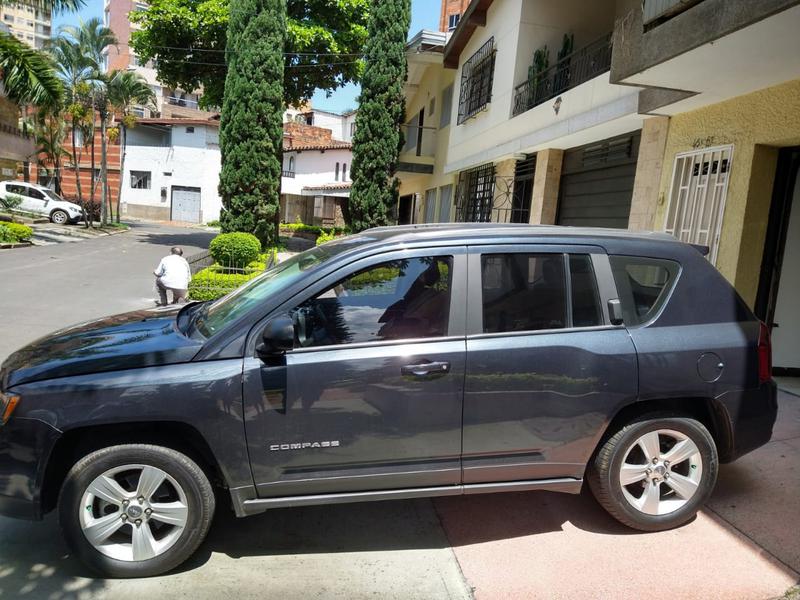 Jeep Compass • 2014 • 61,500 km 4