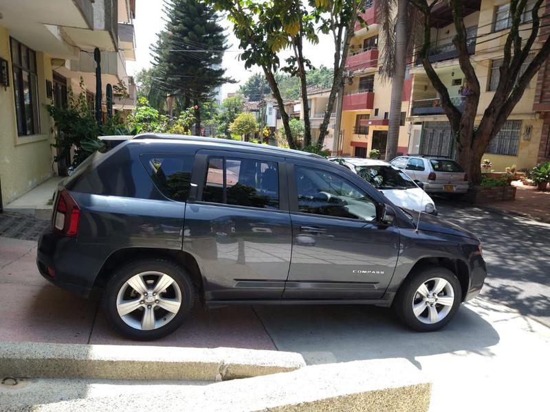 Jeep Compass • 2014 • 61,500 km 9