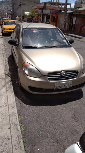 Hyundai Accent • 2010 • 260,000 km 2