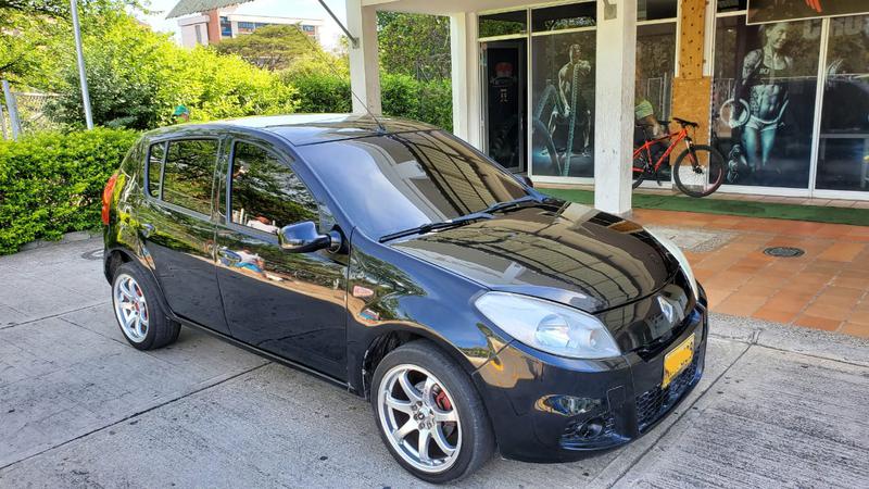 Renault Sandero • 2013 • 130,000 km 4