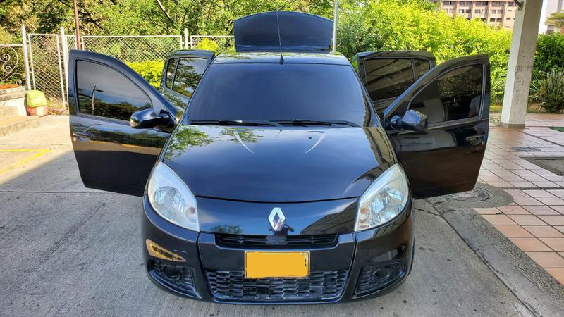 Renault Sandero • 2013 • 130,000 km 3