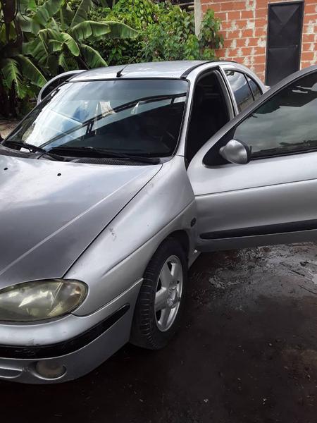 Renault Mégane • 2005 • 2,000 km 3