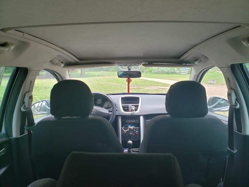 Peugeot 207 SW • 2012 • 142,000 km 3