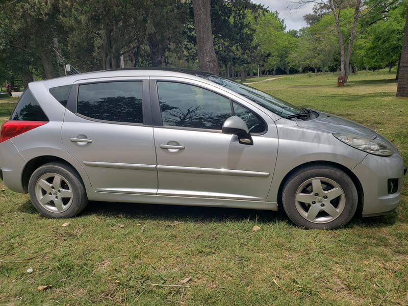 Peugeot 207 SW • 2012 • 142,000 km 9