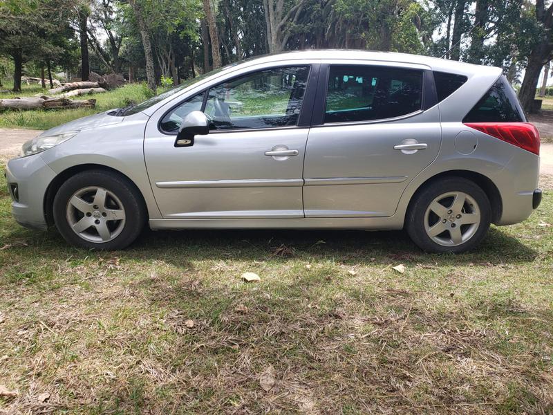 Peugeot 207 SW • 2012 • 142,000 km 1