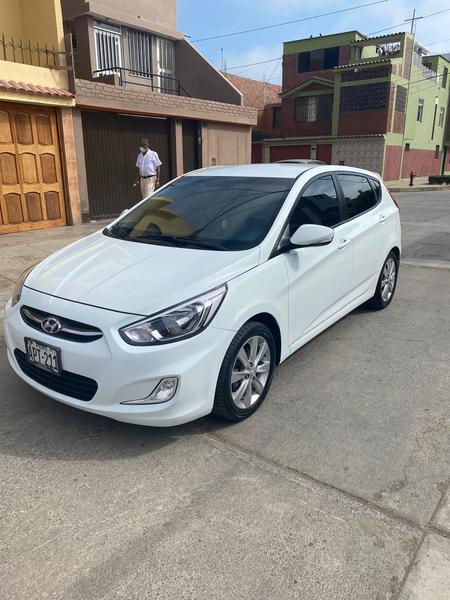 Hyundai Accent • 2016 • 54,600 km 6