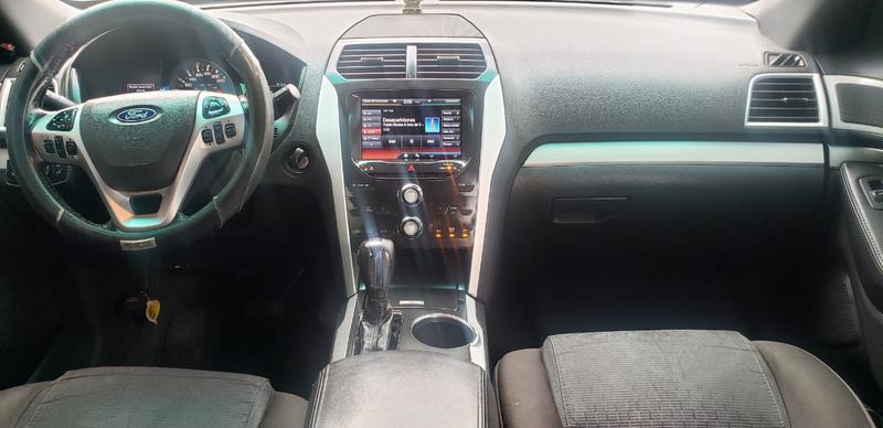 Ford Explorer • 2014 • 80,000 km 4