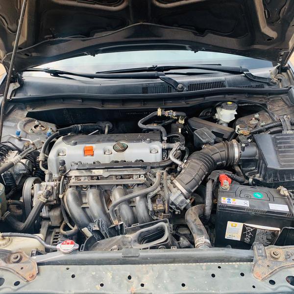 Honda Accord • 2010 • 15,000 km 3