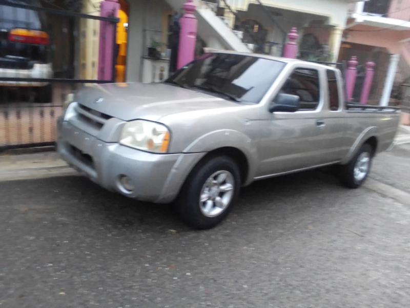 Nissan Frontier • 2004 • 143,401 km 1